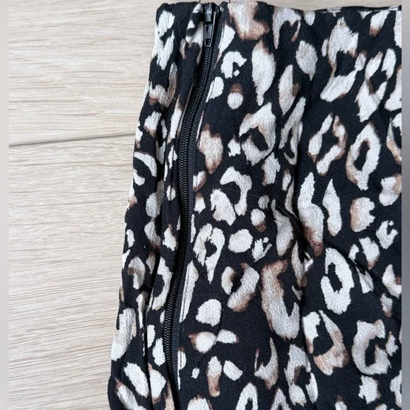 H&M Black and White Animal Print Mini Skirt - Picture 3 of 6